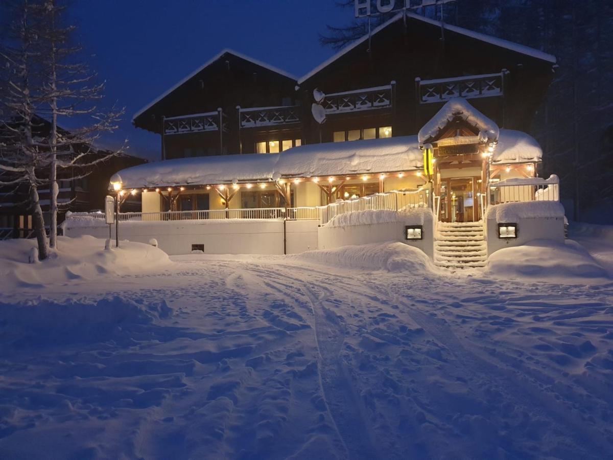 Hotel Alpenhof Oberwald Εξωτερικό φωτογραφία